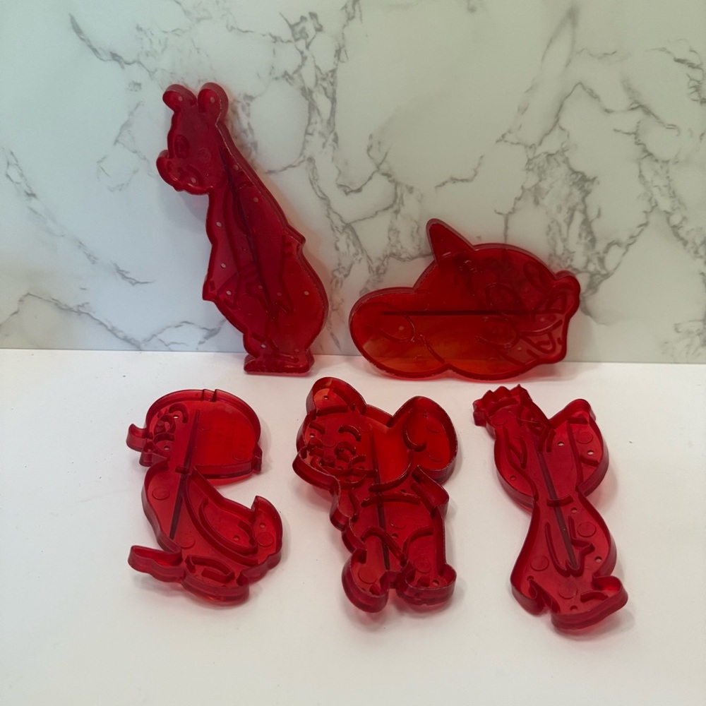 Vintage 1956 Loew’s Cartoon Characters 5 Red Plastic Cookie Cutters Tom & Jerry